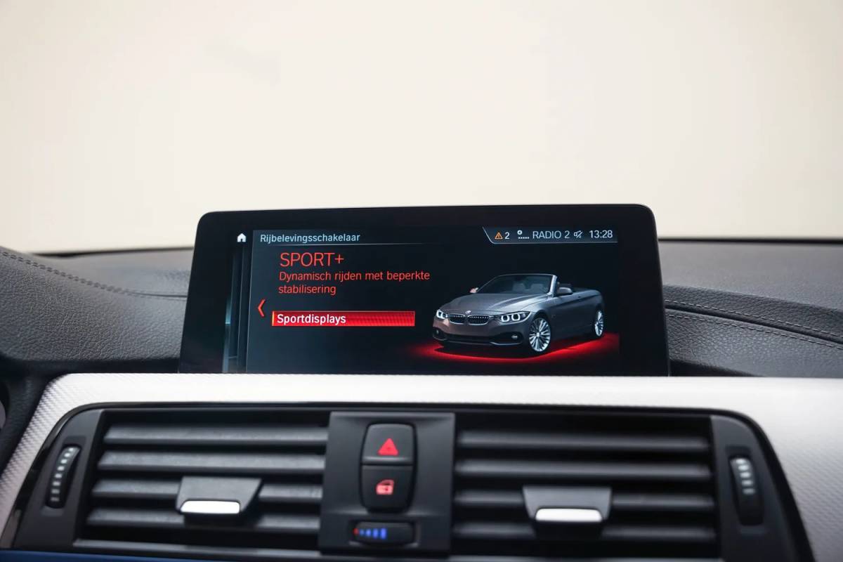 BMW 4 Serie BMW 4-serie CABRIO 420i M Sport High Executive Aut. [ Elektrisch verstelbare stoelen Head-up Keyless Memory seats ]