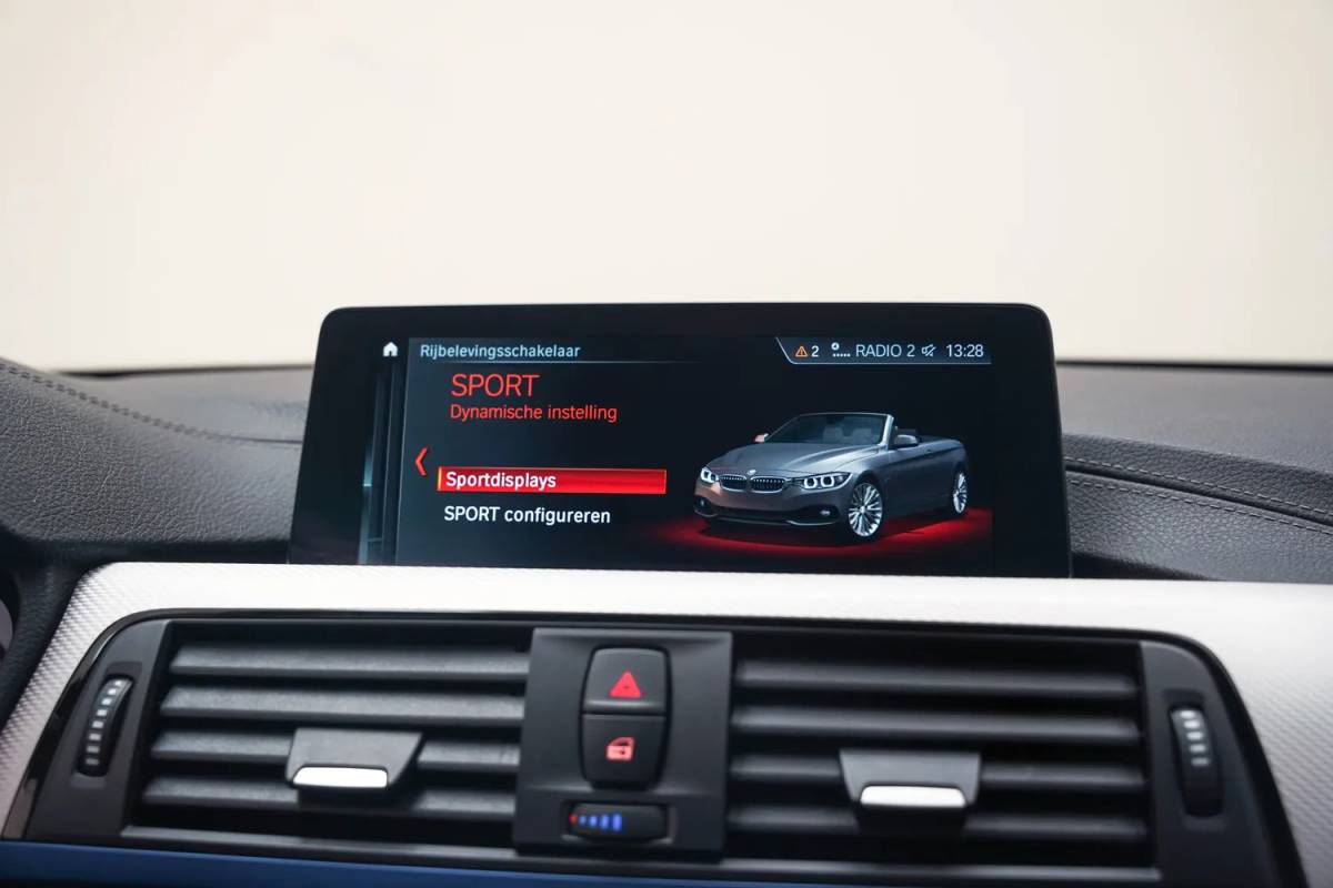BMW 4 Serie BMW 4-serie CABRIO 420i M Sport High Executive Aut. [ Elektrisch verstelbare stoelen Head-up Keyless Memory seats ]