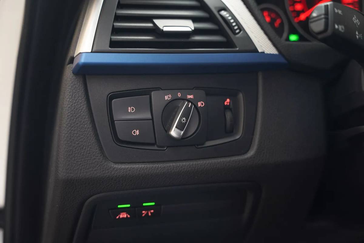 BMW 4 Serie BMW 4-serie CABRIO 420i M Sport High Executive Aut. [ Elektrisch verstelbare stoelen Head-up Keyless Memory seats ]