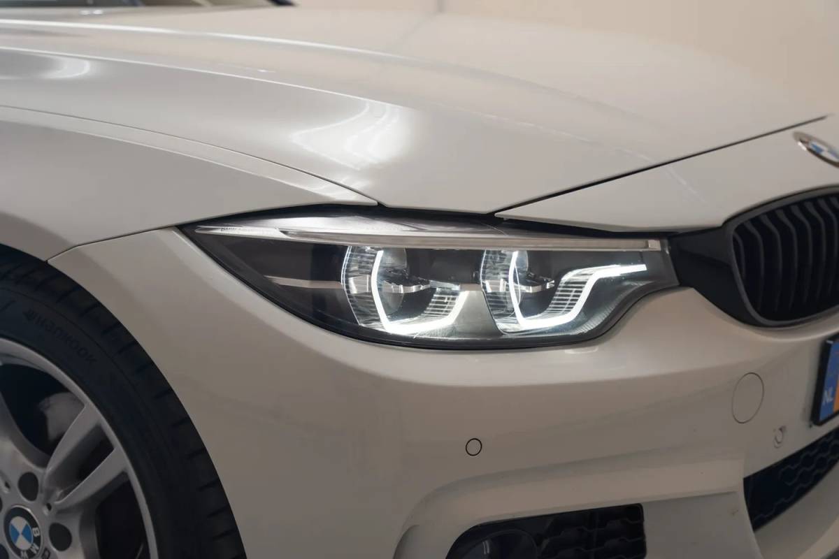 BMW 4 Serie BMW 4-serie CABRIO 420i M Sport High Executive Aut. [ Elektrisch verstelbare stoelen Head-up Keyless Memory seats ]