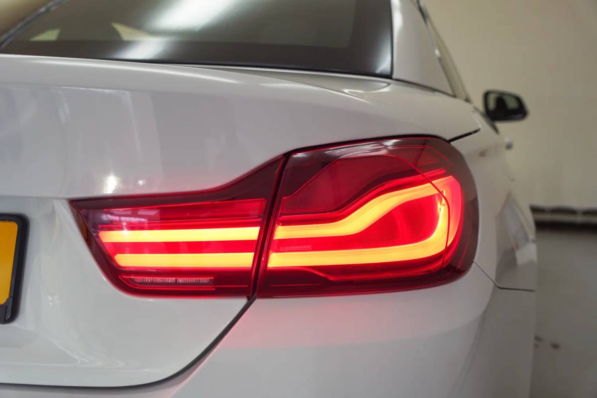 BMW 4 Serie BMW 4-serie CABRIO 420i M Sport High Executive Aut. [ Elektrisch verstelbare stoelen Head-up Keyless Memory seats ]