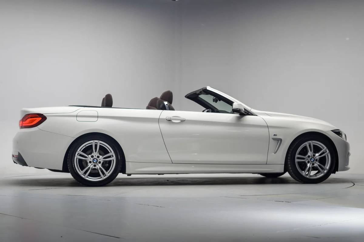 BMW 4 Serie BMW 4-serie CABRIO 420i M Sport High Executive Aut. [ Elektrisch verstelbare stoelen Head-up Keyless Memory seats ]