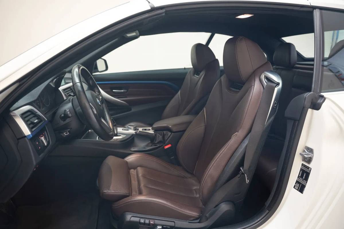 BMW 4 Serie BMW 4-serie CABRIO 420i M Sport High Executive Aut. [ Elektrisch verstelbare stoelen Head-up Keyless Memory seats ]