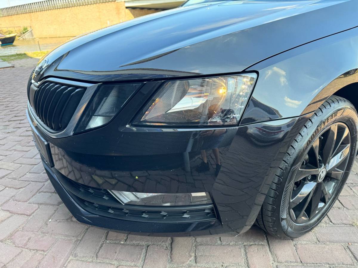 Škoda Octavia Skoda Octavia Combi 1.0 TSI Greentech Business Edition