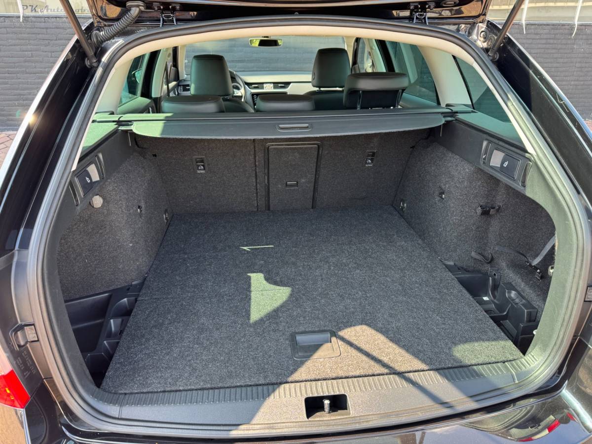 Škoda Octavia Skoda Octavia Combi 1.0 TSI Greentech Business Edition