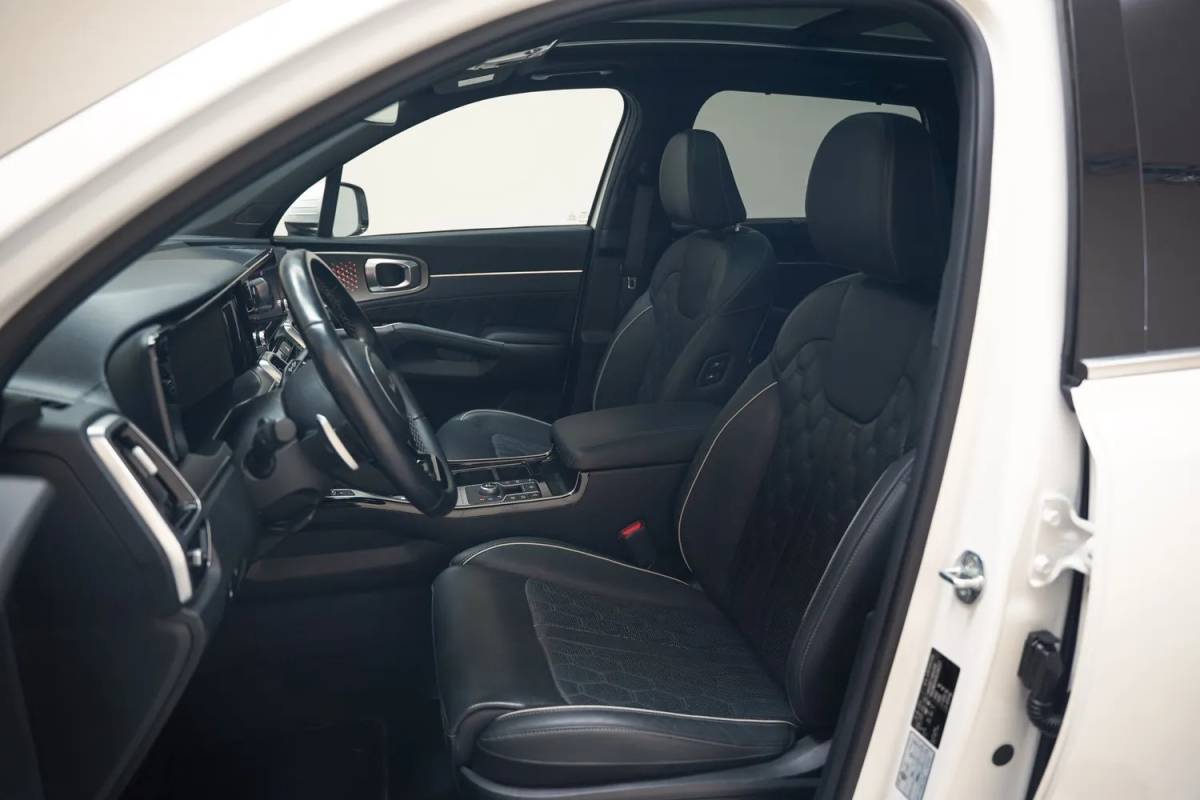 Kia Sorento Kia Sorento 1.6 T-GDI PHEV AWD ExecutiveLine Aut. 7 pers. [ Panoramadak Leder Stuur-&stoelverwarming ]