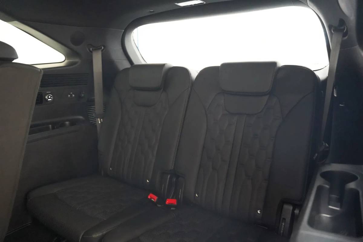Kia Sorento Kia Sorento 1.6 T-GDI PHEV AWD ExecutiveLine Aut. 7 pers. [ Panoramadak Leder Stuur-&stoelverwarming ]