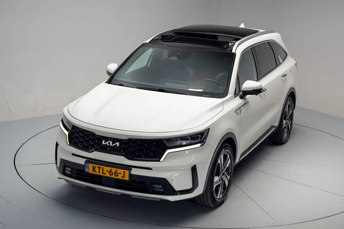 Kia Sorento Kia Sorento 1.6 T-GDI PHEV AWD ExecutiveLine Aut. 7 pers. [ Panoramadak Leder Stuur-&stoelverwarming ]