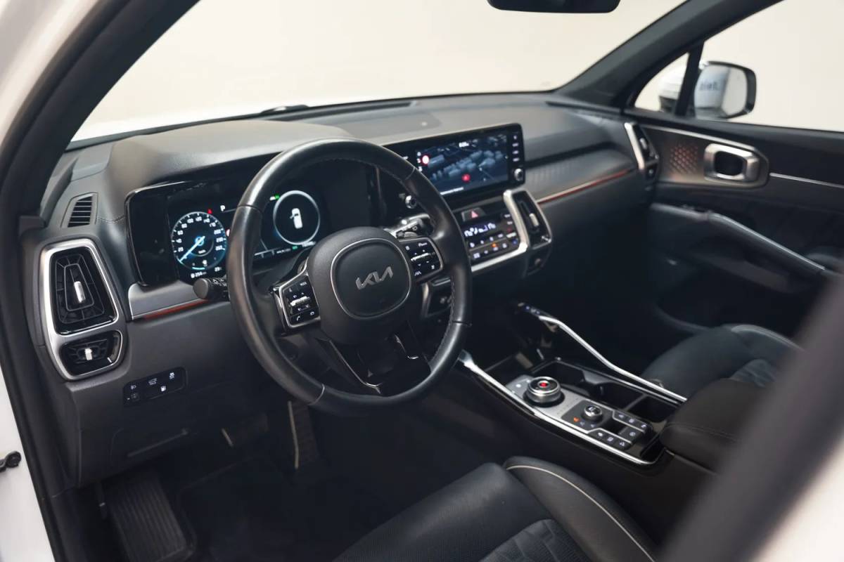 Kia Sorento Kia Sorento 1.6 T-GDI PHEV AWD ExecutiveLine Aut. 7 pers. [ Panoramadak Leder Stuur-&stoelverwarming ]