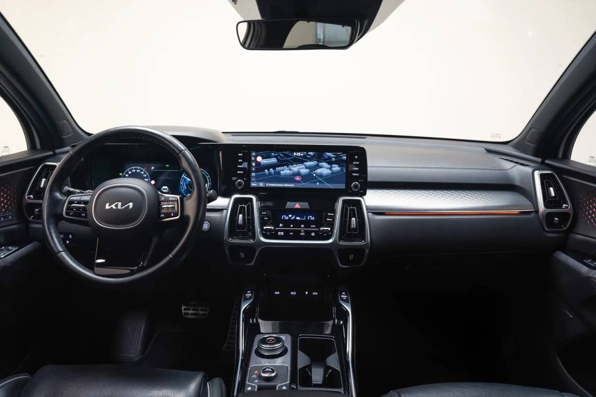 Kia Sorento Kia Sorento 1.6 T-GDI PHEV AWD ExecutiveLine Aut. 7 pers. [ Panoramadak Leder Stuur-&stoelverwarming ]