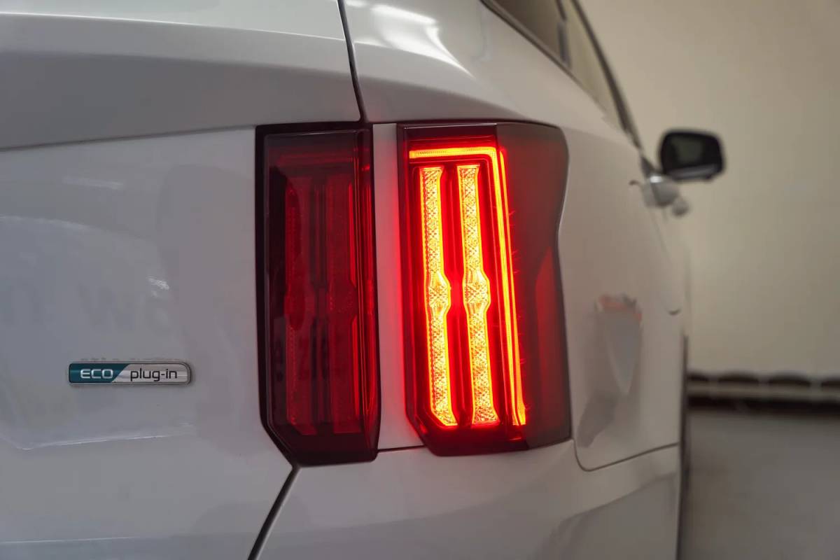Kia Sorento Kia Sorento 1.6 T-GDI PHEV AWD ExecutiveLine Aut. 7 pers. [ Panoramadak Leder Stuur-&stoelverwarming ]
