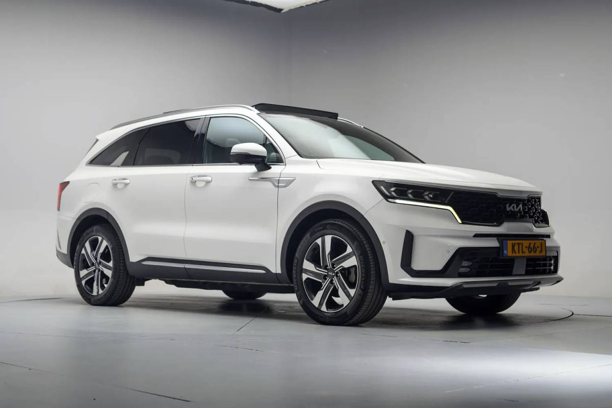 Kia Sorento Kia Sorento 1.6 T-GDI PHEV AWD ExecutiveLine Aut. 7 pers. [ Panoramadak Leder Stuur-&stoelverwarming ]