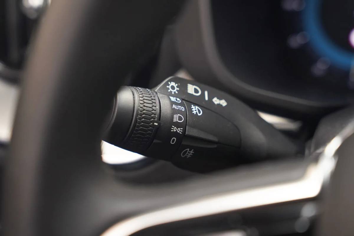 Volvo XC60 Volvo XC60 2.0 T6 AWD Recharge Ultimate Dark [ Panorama Leder Harman/Kardon Stuur-&Stoelverwarming Trekhaak ]
