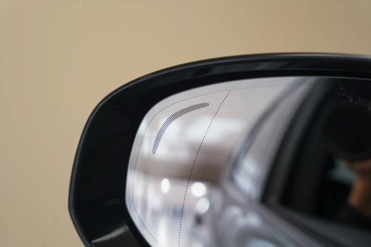 Volvo XC60 Volvo XC60 2.0 T6 AWD Recharge Ultimate Dark [ Panorama Leder Harman/Kardon Stuur-&Stoelverwarming Trekhaak ]