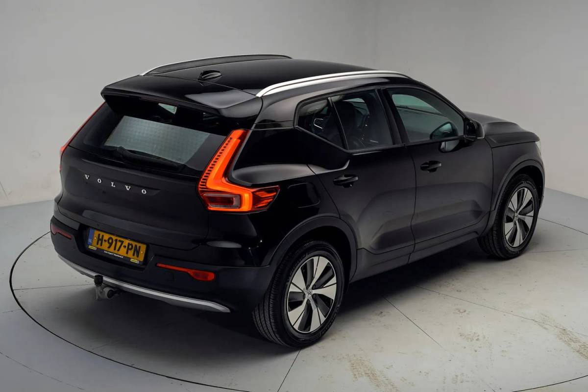 Volvo XC40 Volvo XC40 T5 Twin Engine Momentum Pro [ LED Navi Leder Trekhaak ]