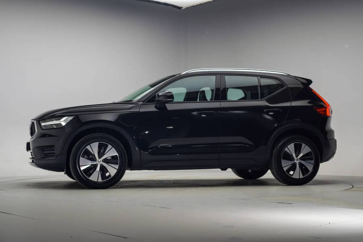 Volvo XC40 Volvo XC40 T5 Twin Engine Momentum Pro [ LED Navi Leder Trekhaak ]