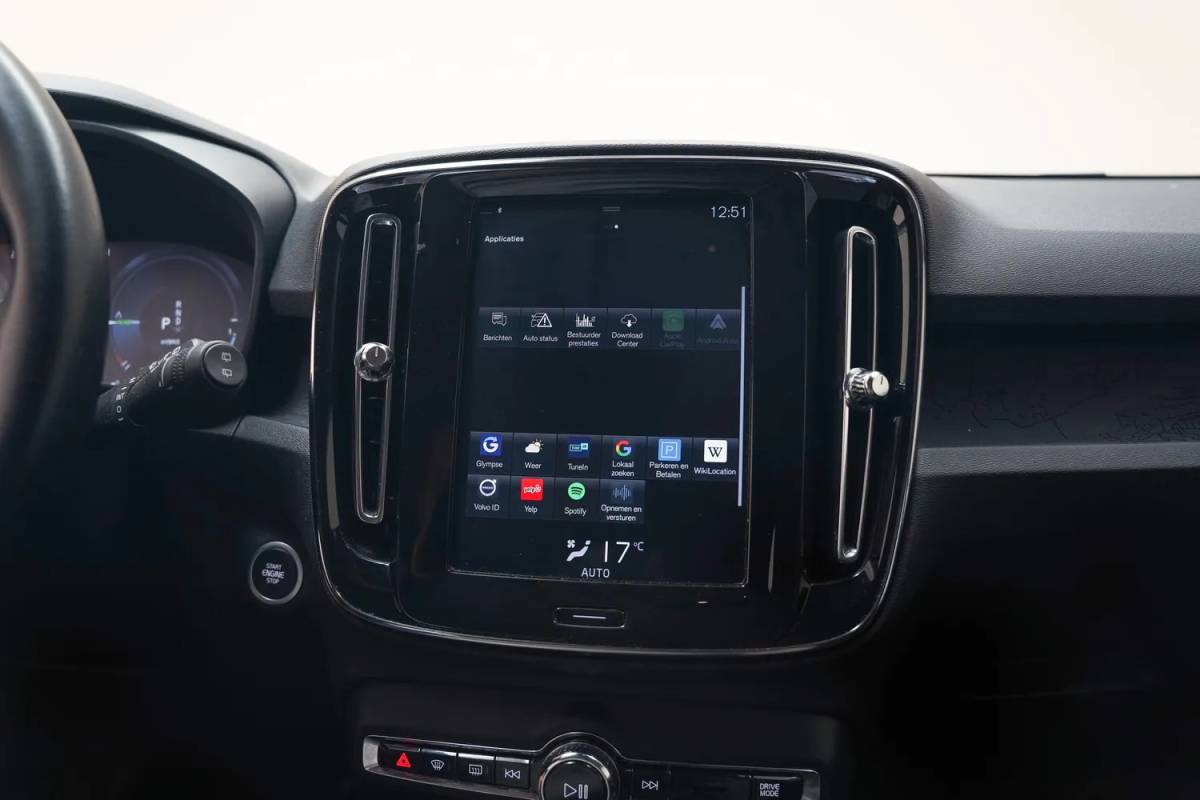 Volvo XC40 Volvo XC40 T5 Twin Engine Momentum Pro [ LED Navi Leder Trekhaak ]
