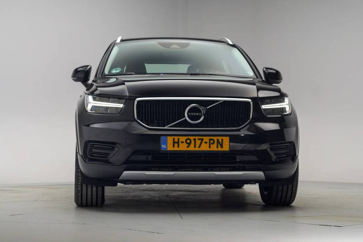 Volvo XC40 Volvo XC40 T5 Twin Engine Momentum Pro [ LED Navi Leder Trekhaak ]