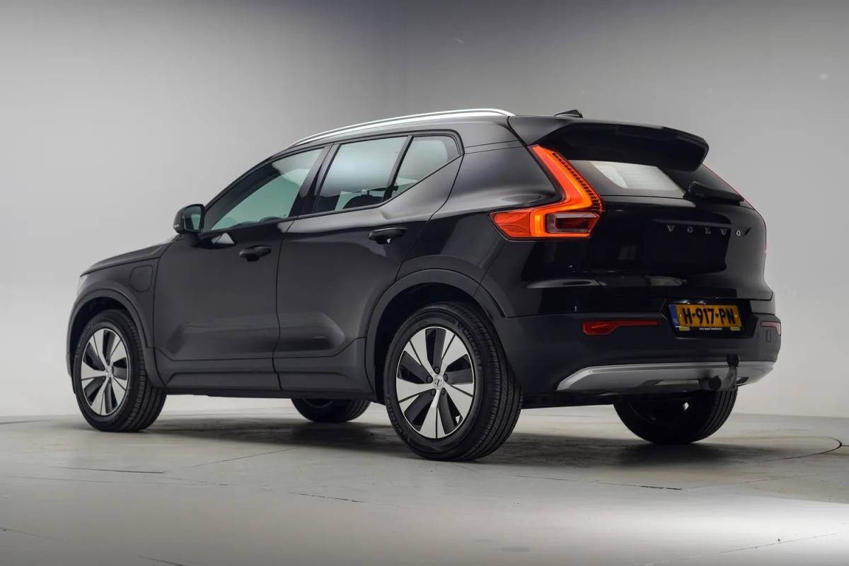 Volvo XC40 Volvo XC40 T5 Twin Engine Momentum Pro [ LED Navi Leder Trekhaak ]
