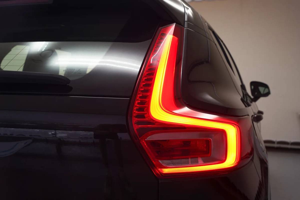 Volvo XC40 Volvo XC40 T5 Twin Engine Momentum Pro [ LED Navi Leder Trekhaak ]