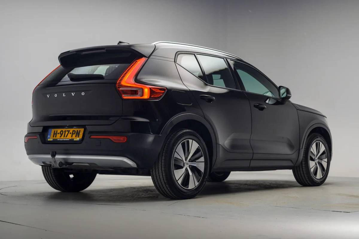 Volvo XC40 Volvo XC40 T5 Twin Engine Momentum Pro [ LED Navi Leder Trekhaak ]