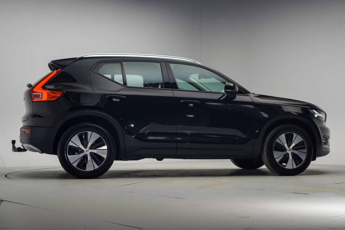 Volvo XC40 Volvo XC40 T5 Twin Engine Momentum Pro [ LED Navi Leder Trekhaak ]