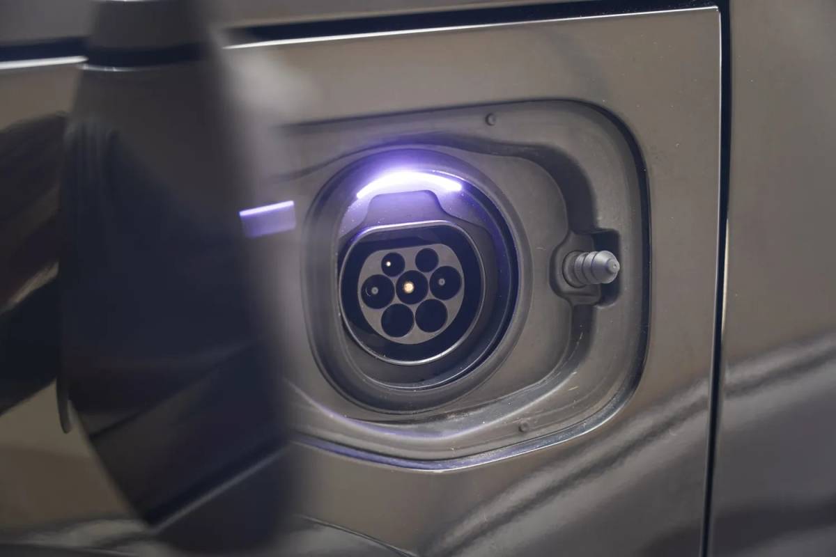 Volvo XC40 Volvo XC40 T5 Twin Engine Momentum Pro [ LED Navi Leder Trekhaak ]