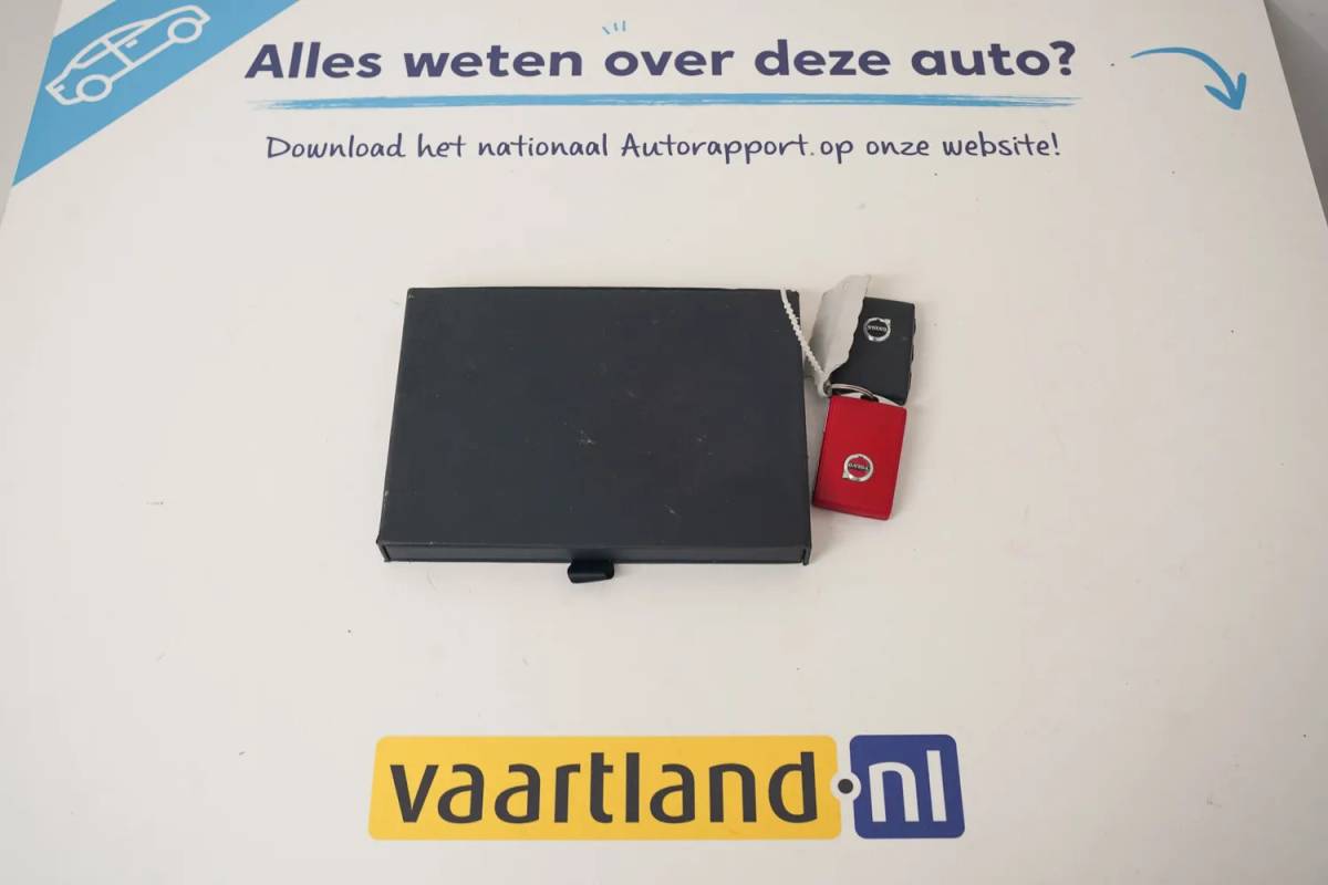 Volvo XC40 Volvo XC40 T5 Twin Engine Momentum Pro [ LED Navi Leder Trekhaak ]