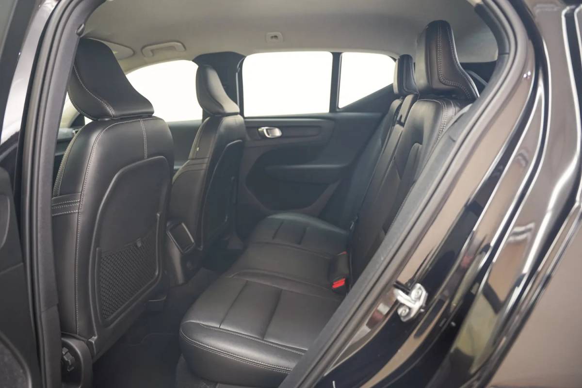Volvo XC40 Volvo XC40 T5 Twin Engine Momentum Pro [ LED Navi Leder Trekhaak ]