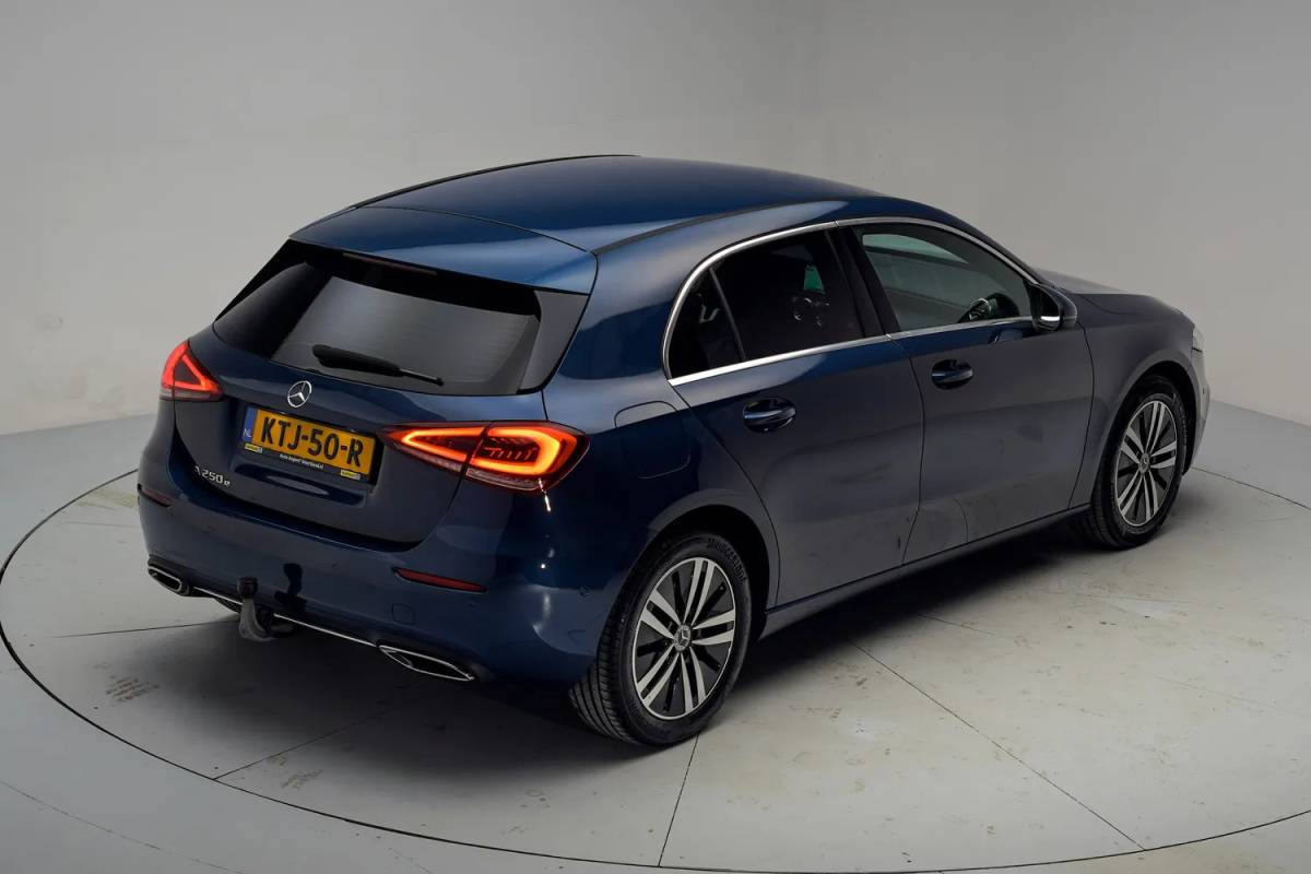 Mercedes-Benz A-Klasse Mercedes-Benz A-Klasse 250e Luxury Line Aut. [ Navi Sfeerverlichting Trekhaak Camera ]