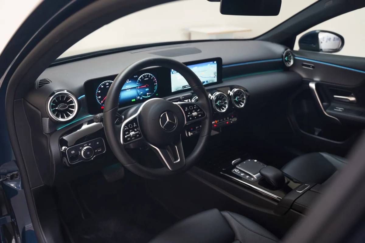 Mercedes-Benz A-Klasse Mercedes-Benz A-Klasse 250e Luxury Line Aut. [ Navi Sfeerverlichting Trekhaak Camera ]