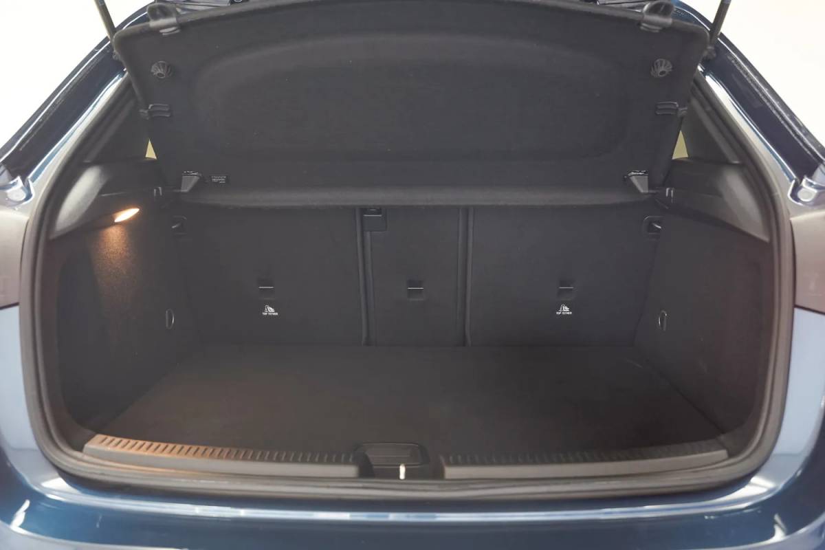 Mercedes-Benz A-Klasse Mercedes-Benz A-Klasse 250e Luxury Line Aut. [ Navi Sfeerverlichting Trekhaak Camera ]
