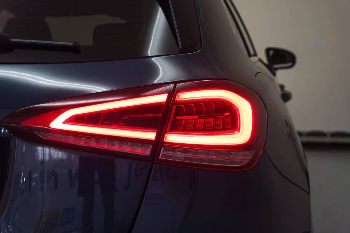 Mercedes-Benz A-Klasse Mercedes-Benz A-Klasse 250e Luxury Line Aut. [ Navi Sfeerverlichting Trekhaak Camera ]