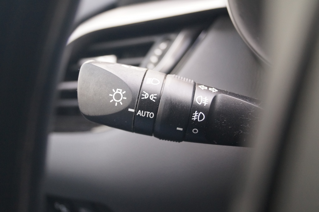 Toyota C-HR Toyota C-HR 1.8 Hybrid Edition -LEER-NAVI-CAM-PDC-ECC-LED-