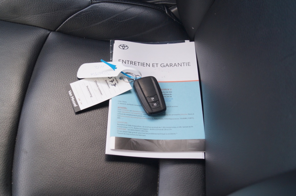 Toyota C-HR Toyota C-HR 1.8 Hybrid Edition -LEER-NAVI-CAM-PDC-ECC-LED-