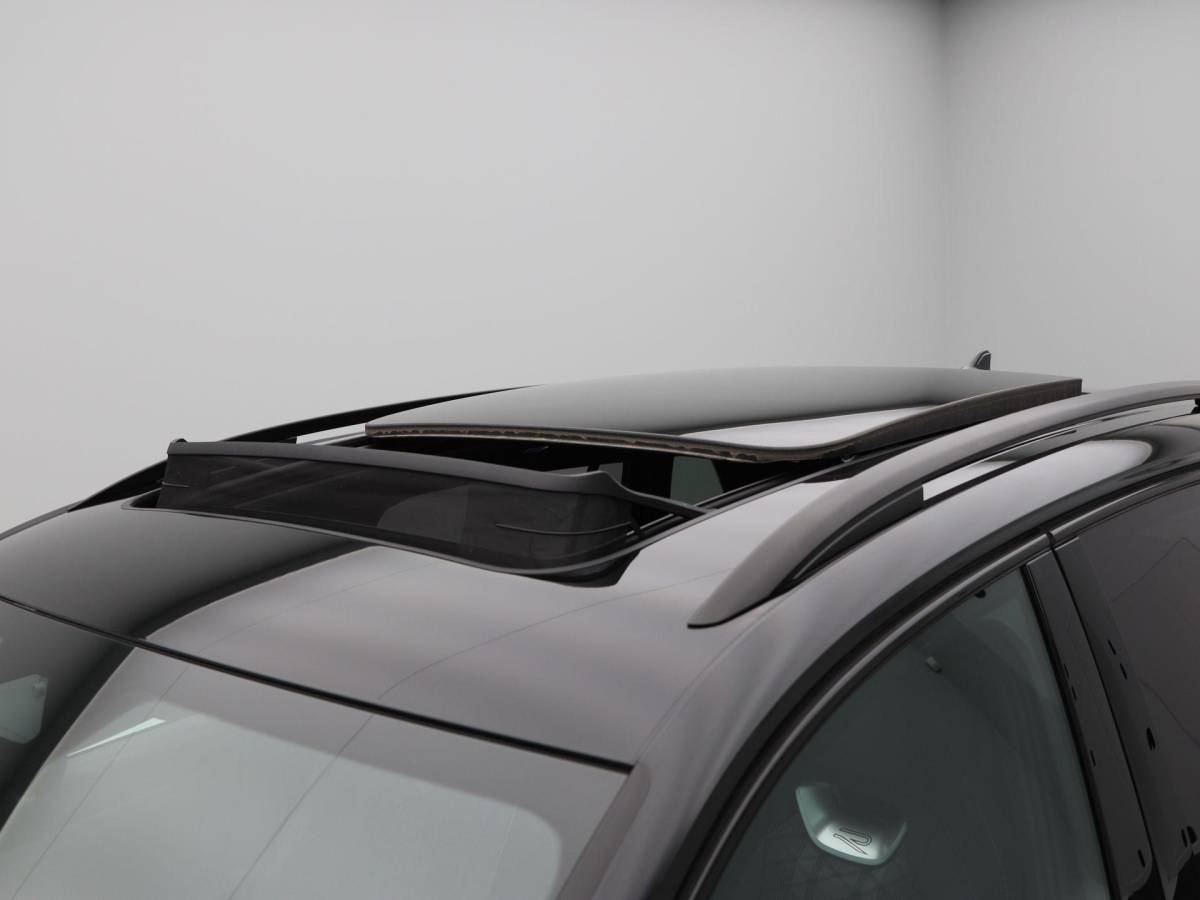 Volkswagen Tiguan Volkswagen Tiguan 1.5 204 Pk eHybrid R-Line | Black Style | Panoramadak | Adaptive Cruise | Trekhaak | Massage | Camera | CarPlay | 20 Inch| 34.103 Km !!