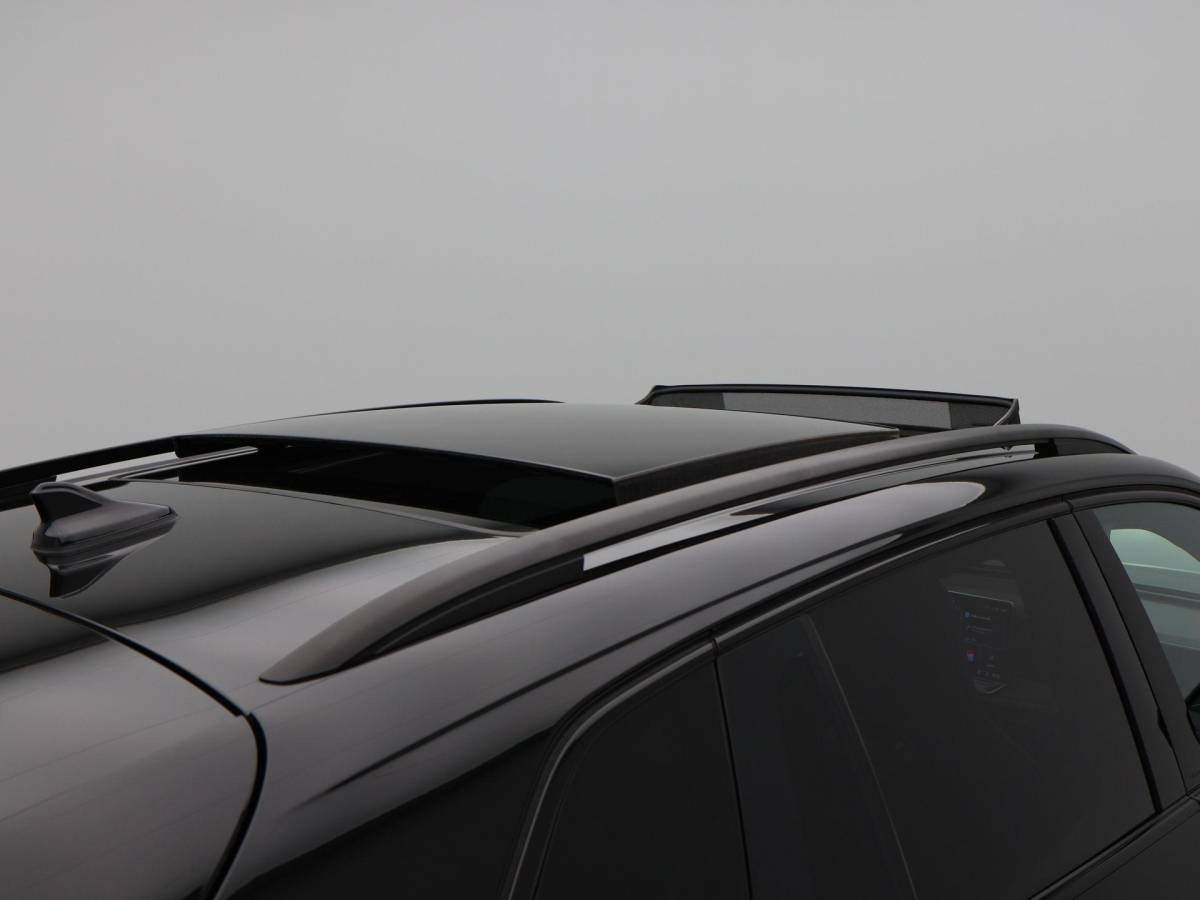Volkswagen Tiguan Volkswagen Tiguan 1.5 204 Pk eHybrid R-Line | Black Style | Panoramadak | Adaptive Cruise | Trekhaak | Massage | Camera | CarPlay | 20 Inch| 34.103 Km !!