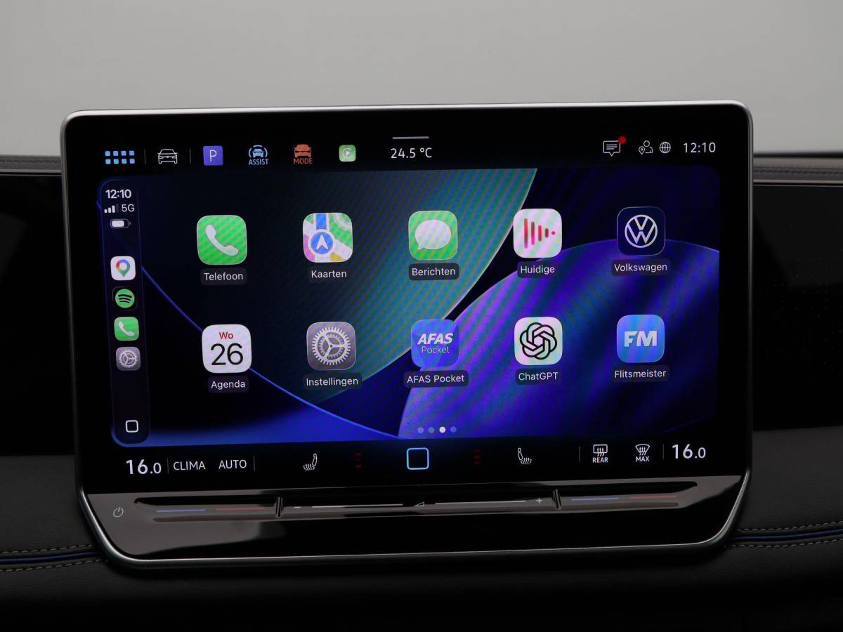 Volkswagen Tiguan Volkswagen Tiguan 1.5 204 Pk eHybrid R-Line | Black Style | Panoramadak | Adaptive Cruise | Trekhaak | Massage | Camera | CarPlay | 20 Inch| 34.103 Km !!