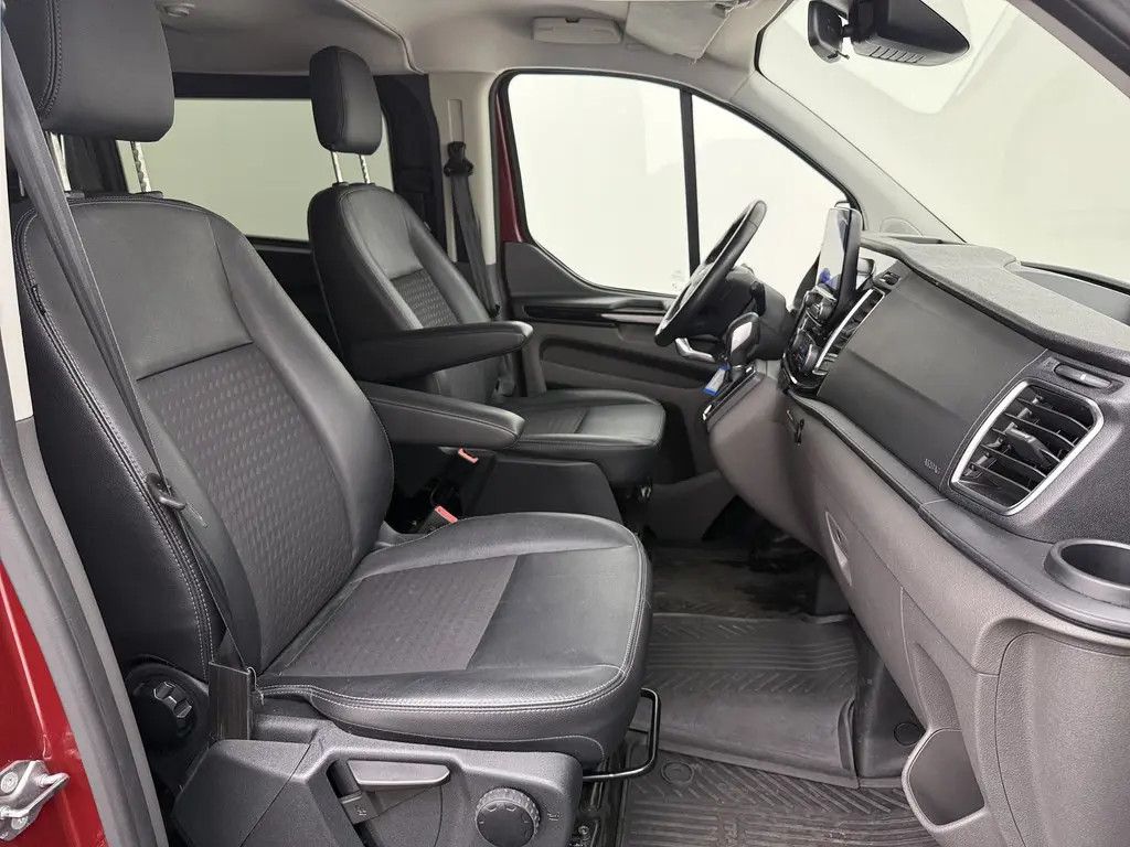 Ford Transit Custom Ford Transit Custom 320 2.0 TDCI L1H1 Sport AUT. Sport | 185pk! | 5 Pers. | Winterpakket | Navi | Clima | Trehaak | PDC |  08-2022 56.854 KM