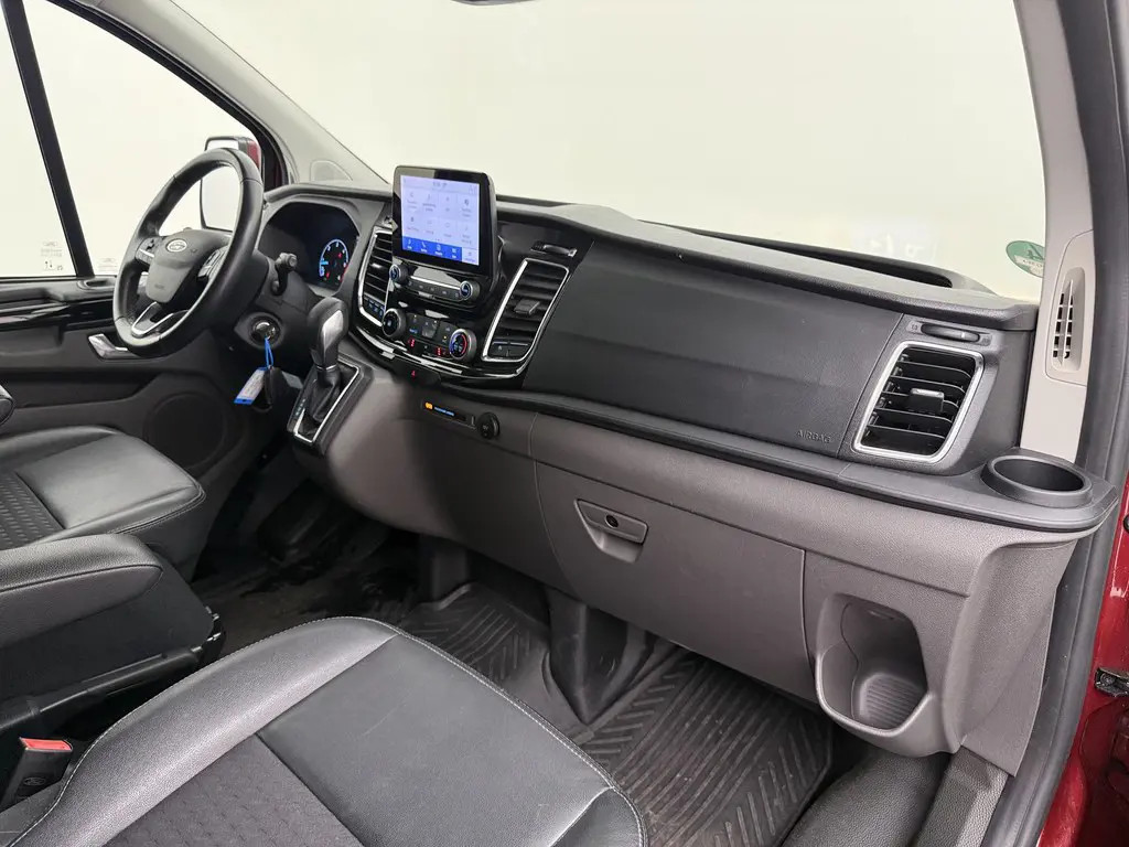 Ford Transit Custom Ford Transit Custom 320 2.0 TDCI L1H1 Sport AUT. Sport | 185pk! | 5 Pers. | Winterpakket | Navi | Clima | Trehaak | PDC |  08-2022 56.854 KM