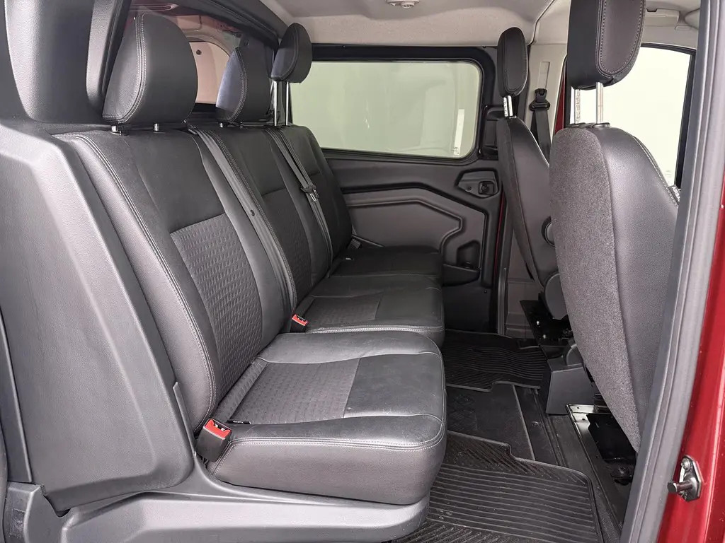 Ford Transit Custom Ford Transit Custom 320 2.0 TDCI L1H1 Sport AUT. Sport | 185pk! | 5 Pers. | Winterpakket | Navi | Clima | Trehaak | PDC |  08-2022 56.854 KM