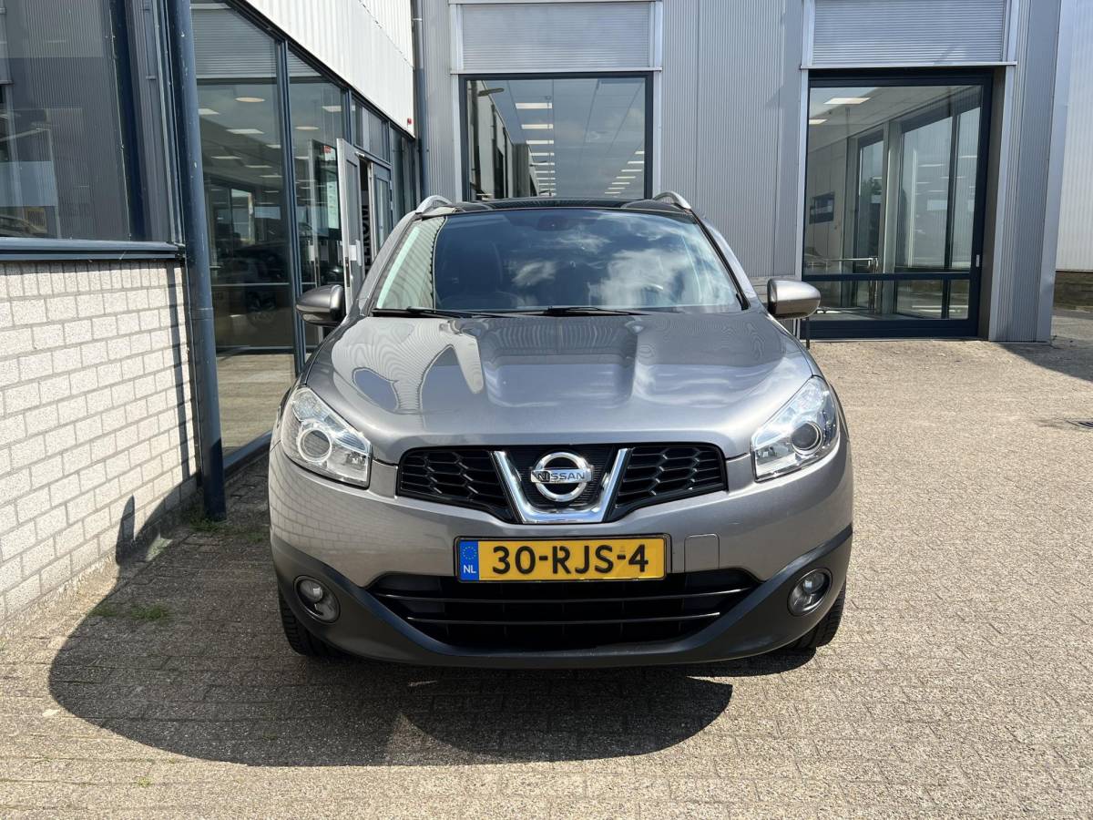 Nissan QASHQAI Nissan Qashqai 2.0 Connect Edition Trekhaak / Panoramadak / navi / netjes onderhouden / winterset