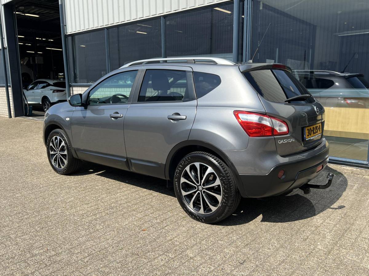 Nissan QASHQAI Nissan Qashqai 2.0 Connect Edition Trekhaak / Panoramadak / navi / netjes onderhouden / winterset