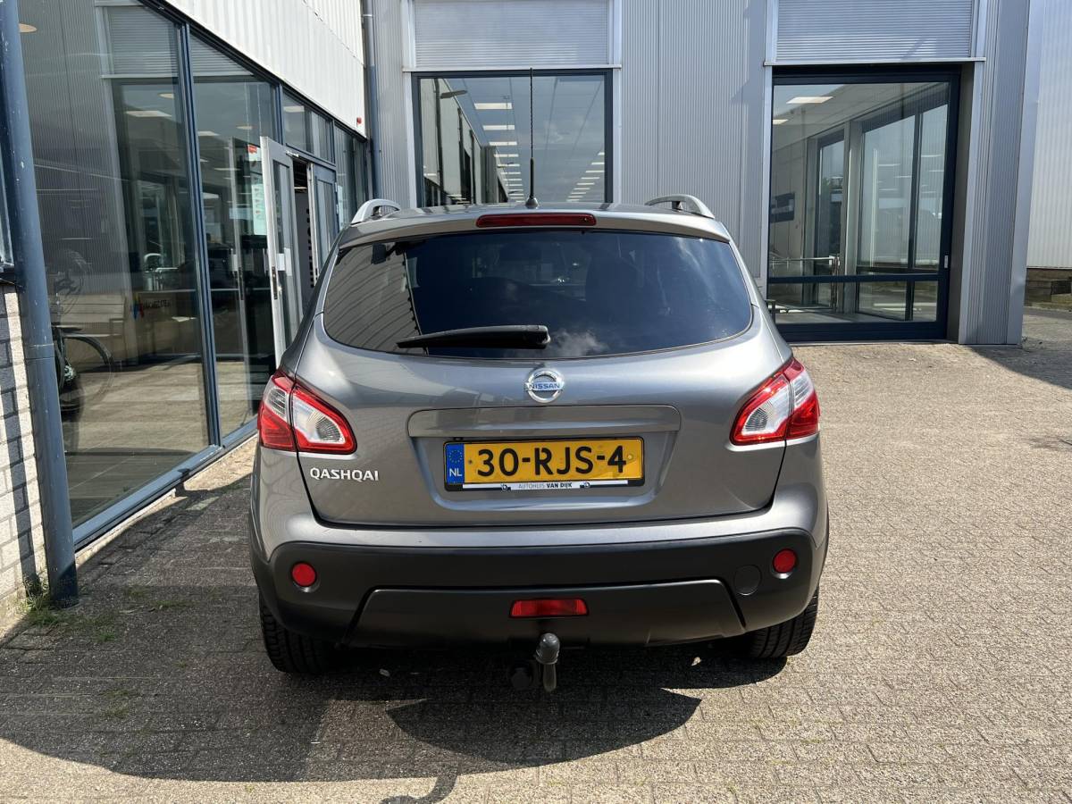 Nissan QASHQAI Nissan Qashqai 2.0 Connect Edition Trekhaak / Panoramadak / navi / netjes onderhouden / winterset