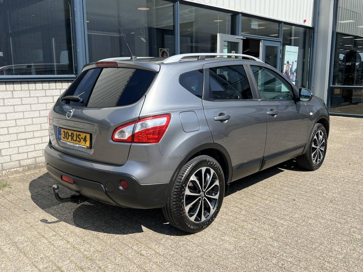 Nissan QASHQAI Nissan Qashqai 2.0 Connect Edition Trekhaak / Panoramadak / navi / netjes onderhouden / winterset