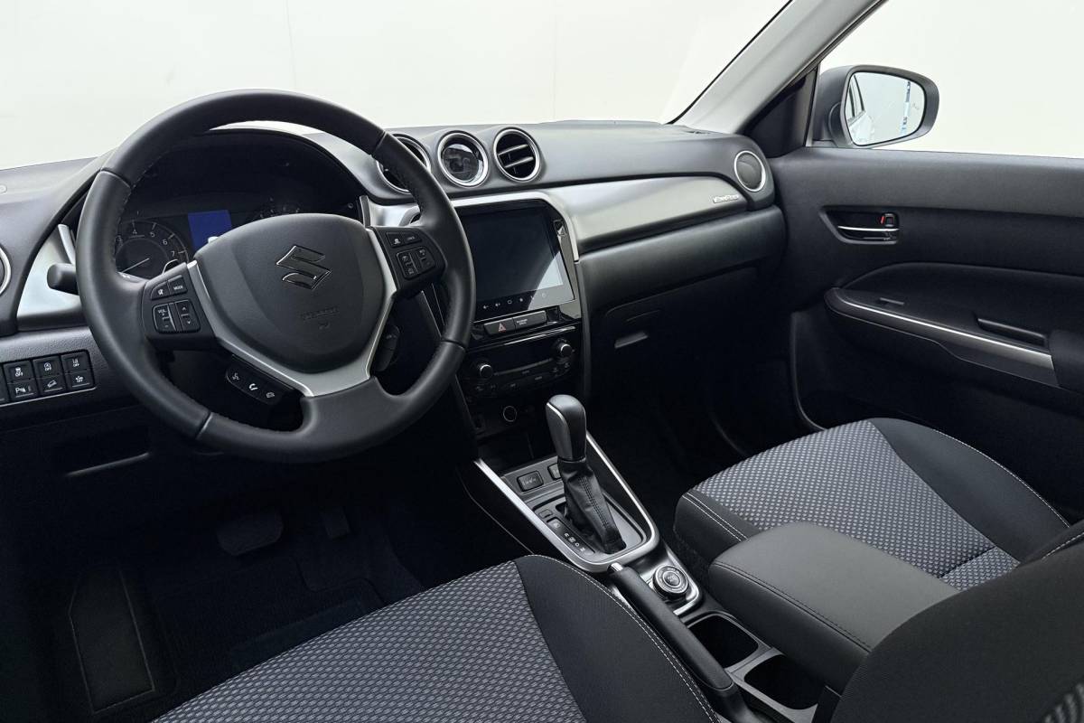 Suzuki Vitara Suzuki Vitara 1.4 Boosterjet Smart Hybrid AllGrip Select 110pk | Automaat | Navigatie | Climate Control | Cruise Control Adaptief | Camera | Stoelverwarming | Lichtmetalen Velgen | Apple Carplay – Android Auto