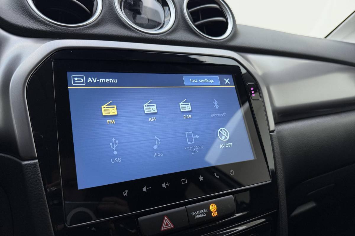 Suzuki Vitara Suzuki Vitara 1.4 Boosterjet Smart Hybrid AllGrip Select 110pk | Automaat | Navigatie | Climate Control | Cruise Control Adaptief | Camera | Stoelverwarming | Lichtmetalen Velgen | Apple Carplay – Android Auto
