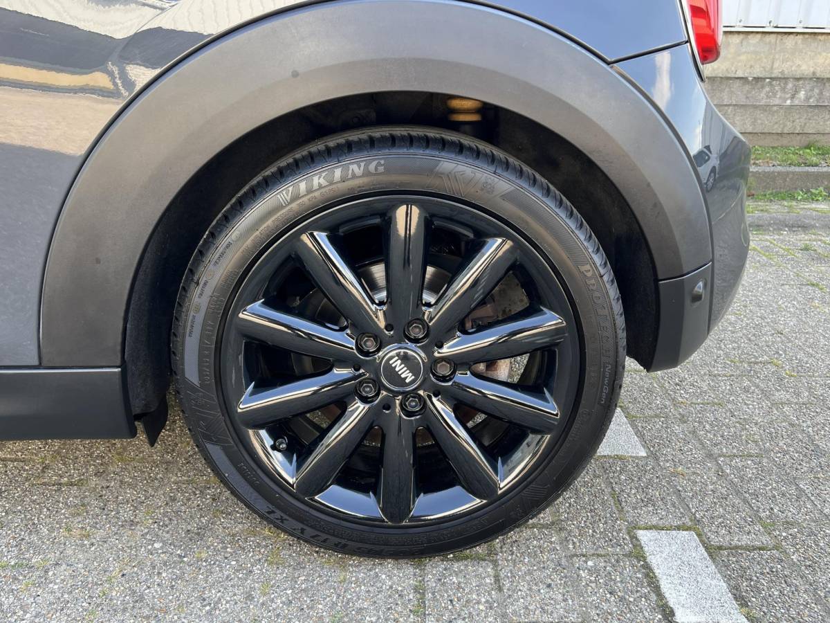 MINI 3-Deurs MINI 3-Deurs 2.0 Cooper S Chili Serious Business JCW pakket / Panoramadak / stoelverw. / 17″ velgen