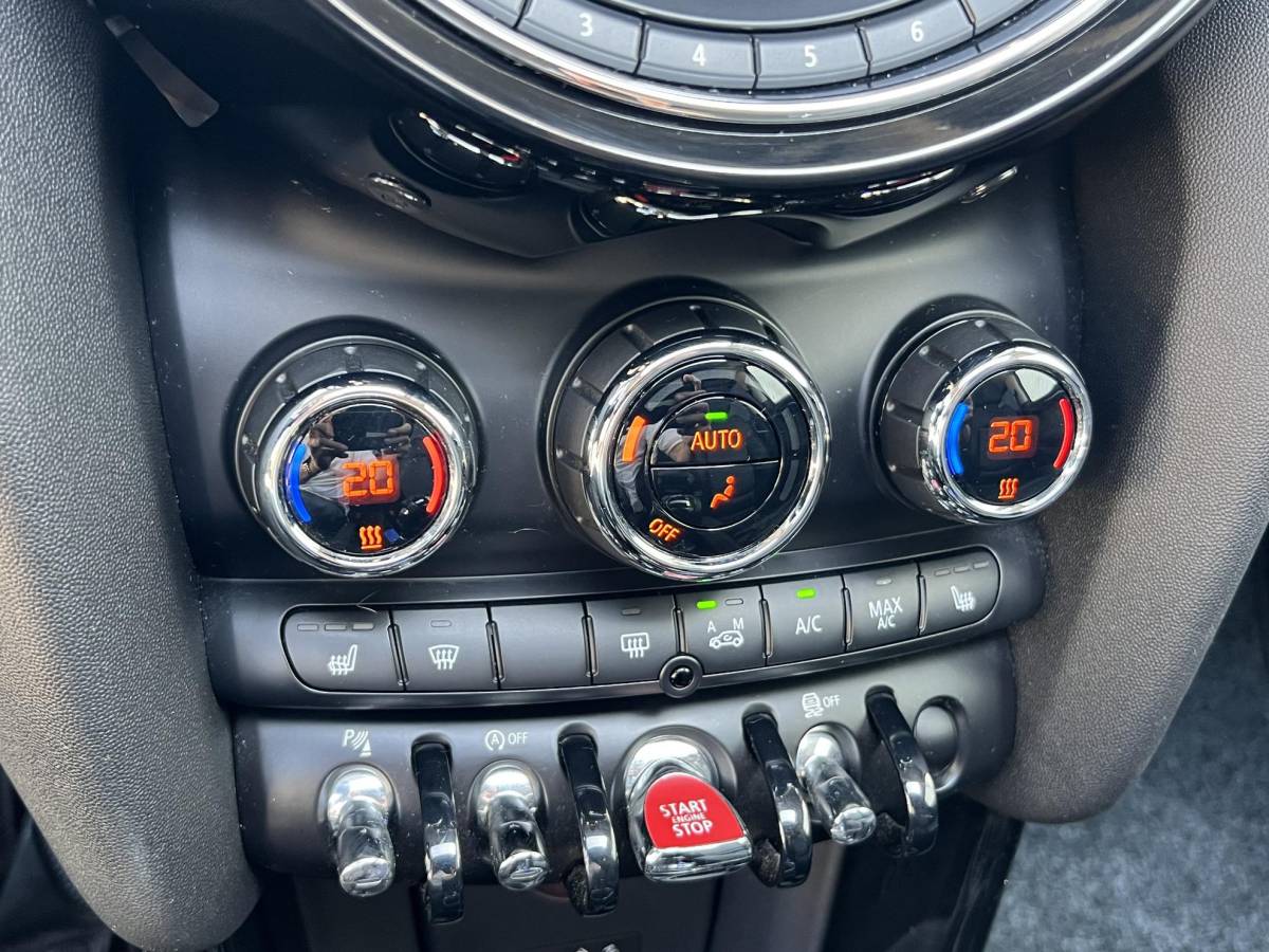MINI 3-Deurs MINI 3-Deurs 2.0 Cooper S Chili Serious Business JCW pakket / Panoramadak / stoelverw. / 17″ velgen