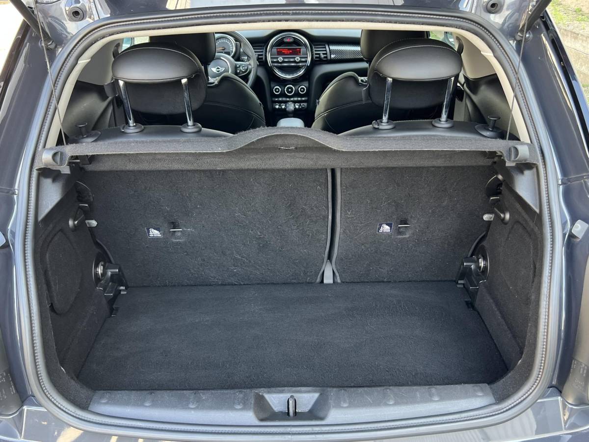 MINI 3-Deurs MINI 3-Deurs 2.0 Cooper S Chili Serious Business JCW pakket / Panoramadak / stoelverw. / 17″ velgen